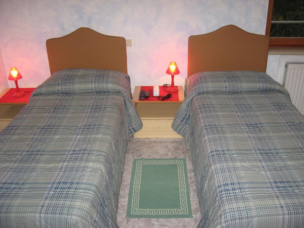 Albergo Ristorante Rosade Tavagnacco Habitación foto
